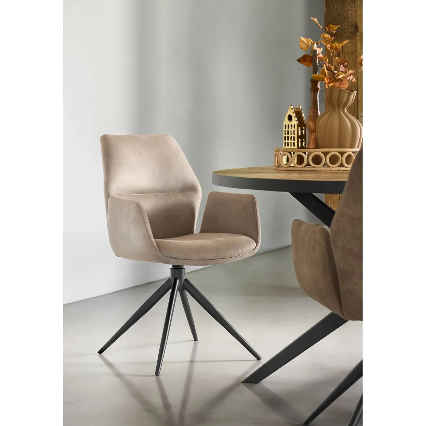 Eetkamerstoel Faido Microvezel lichtbeige poot zwart
