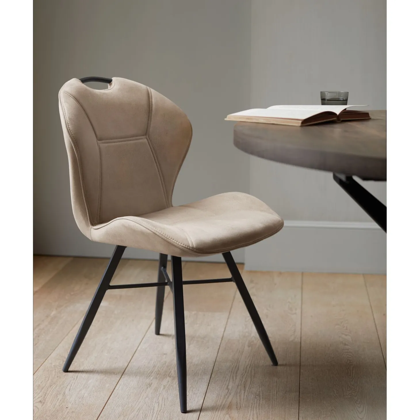 Eetkamerstoel Loana Microvezel beige